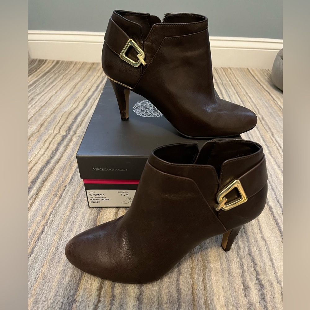 Vince Camuto Vernaya booties in walnut brown brûlée